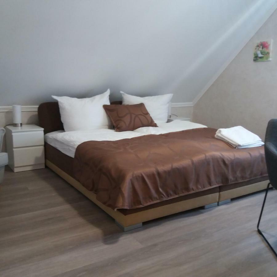 Mueller Residenz Zur S-Bahn Karlsfeld Hotel Bagian luar foto