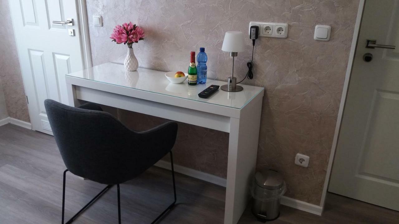 Mueller Residenz Zur S-Bahn Karlsfeld Hotel Bagian luar foto