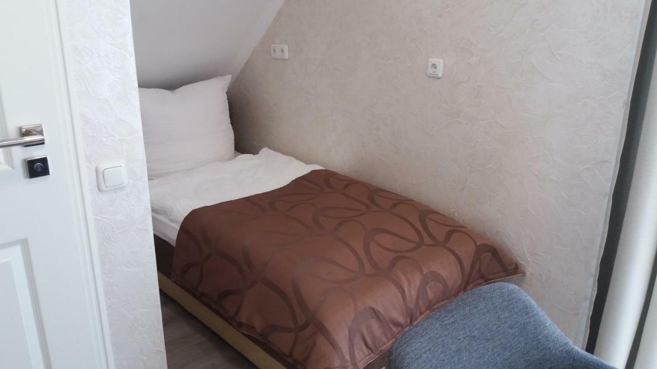 Mueller Residenz Zur S-Bahn Karlsfeld Hotel Bagian luar foto