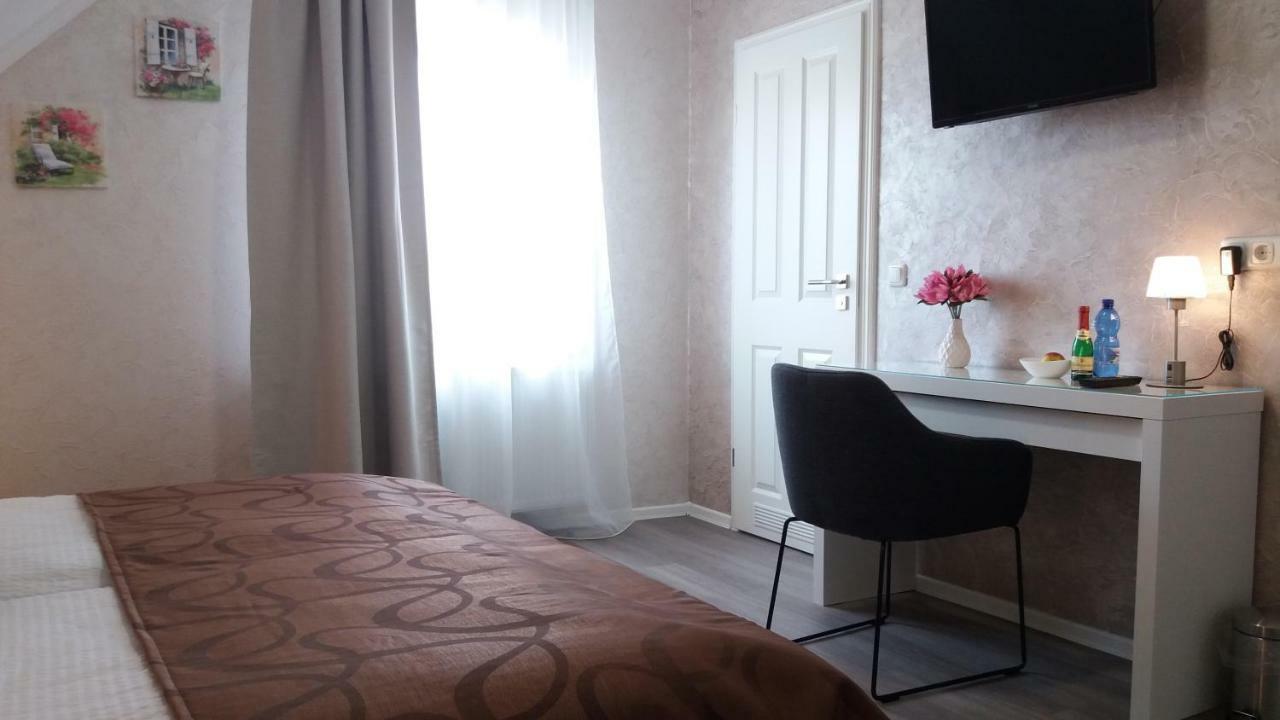 Mueller Residenz Zur S-Bahn Karlsfeld Hotel Bagian luar foto